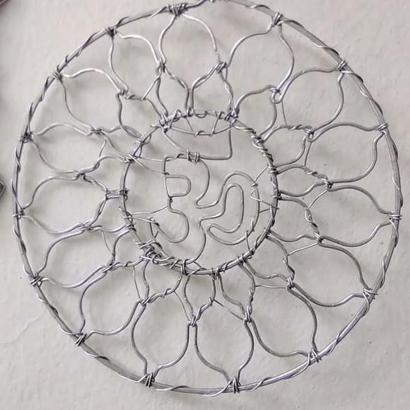 Suncatcher/móbile Om com Cristal e Pastilhas de Vidro