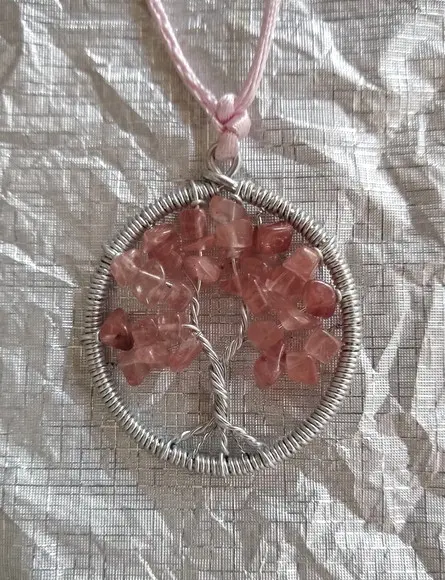 Colar com Tema de Árvore da Vida em Quartzos Rosa
