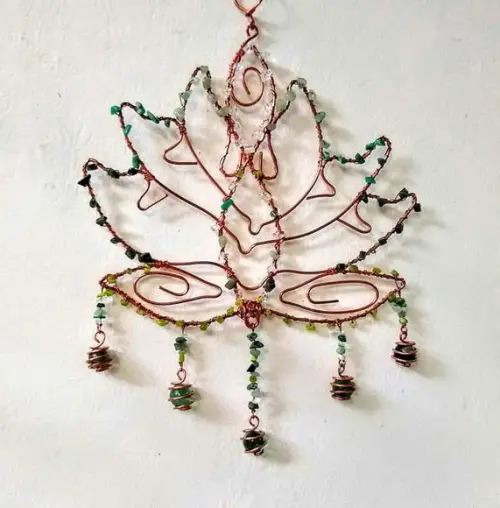 Flor de Lótus em cobre e pedras naturais