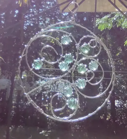 Suncatcher Mandala Modelo 1 em tons de verde