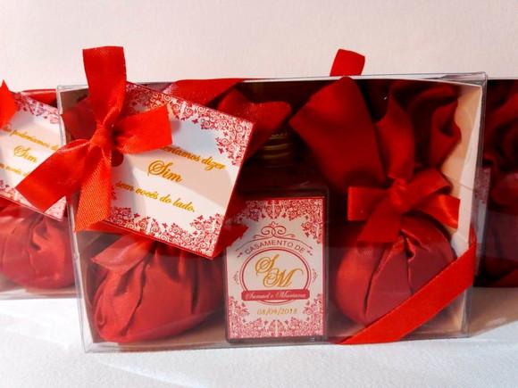 Kit Aromatizador 30 ml Mais 2 Saches Perfumados