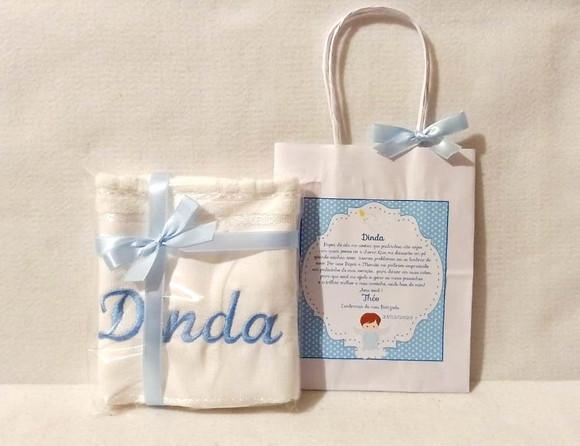 Lembrancinha para os Dindos Sacolinha Personalizada e Toalha
