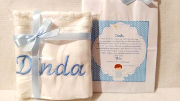 Lembrancinha para os Dindos Sacolinha Personalizada e Toalha