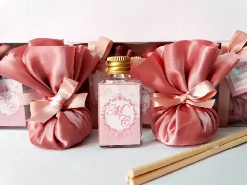 Kit Aromatizador 30 ml Mais 2 Saches Perfumados