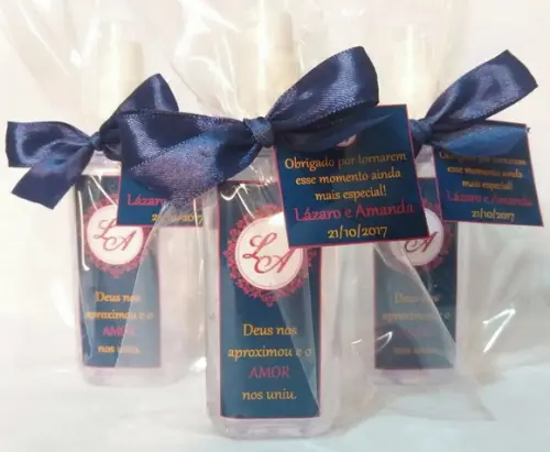 Lembrancinha de Casamento hidratante/alcool-gel 60 ml