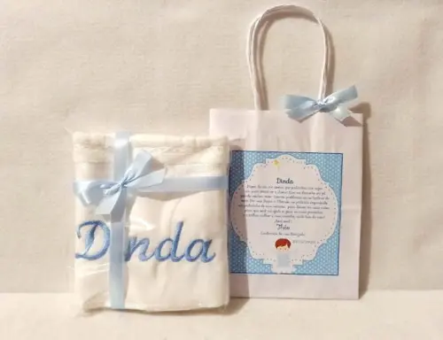 Lembrancinha para os Dindos Sacolinha Personalizada e Toalha