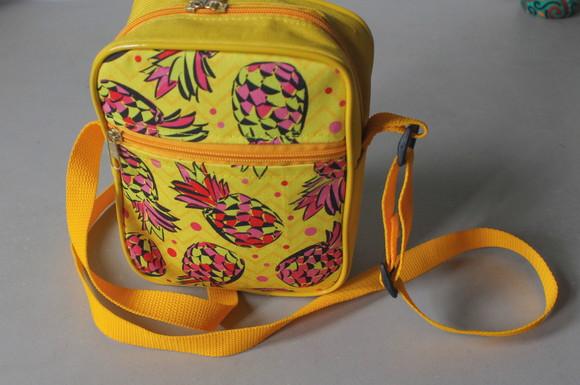 Shoulder Bag Estampa Abacaxi