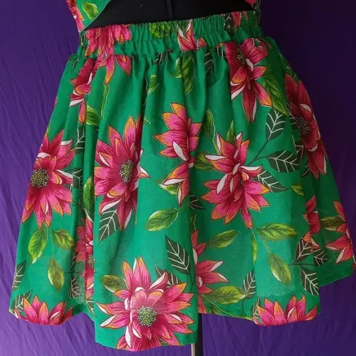 Kit 3 Peças Uma Saia Adulto + Saia Infantil+ Bermuda