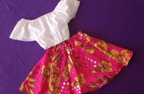 2 Saias Curta Infantil + 1 Top