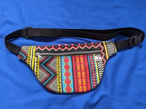 Pochete um bolso estampada