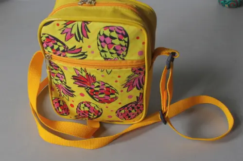 Shoulder Bag Estampa Abacaxi