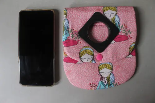 Porta carregador de celular meditação