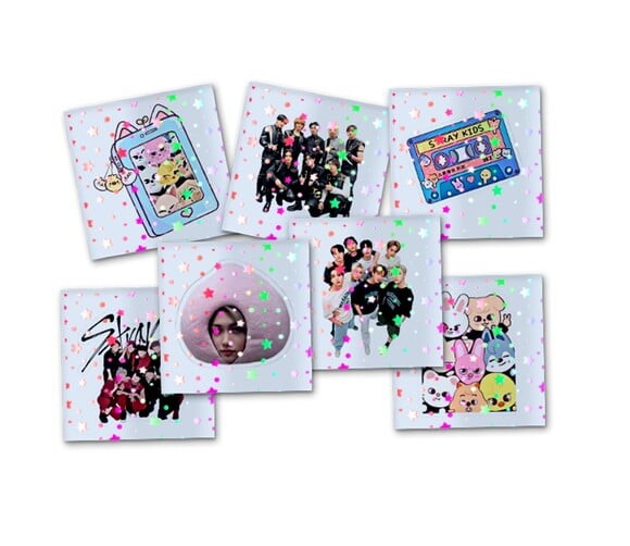 Adesivo Metalizado 5x5 cm Stray Kids