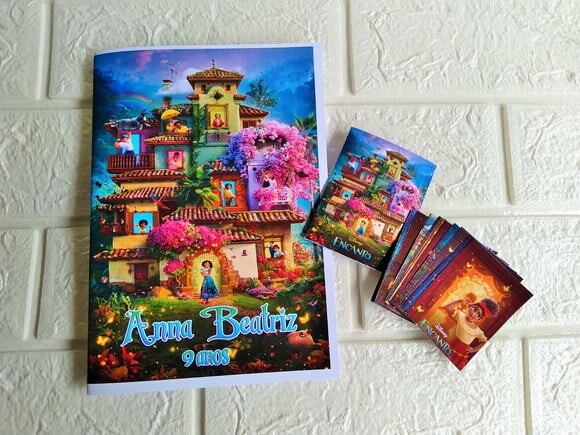 Álbum de Figurinhas Encanto