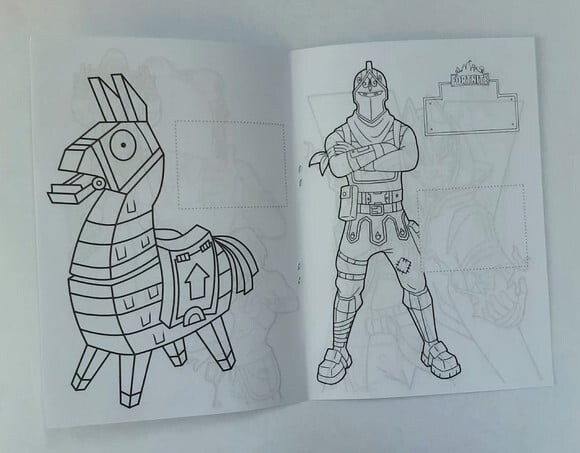 Álbum de Figurinhas Fortnite