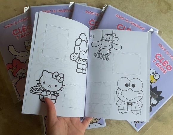 Álbum de Figurinhas Hello Kitty