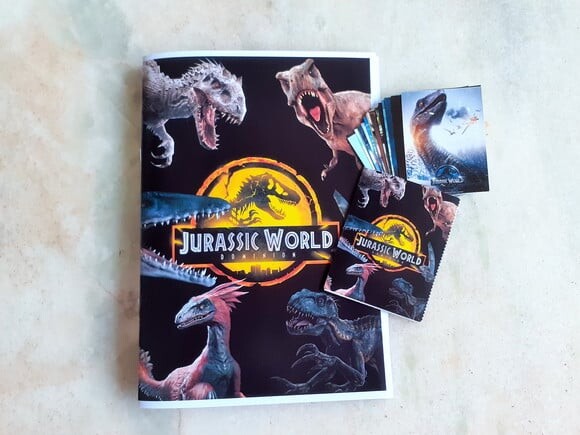 Álbum de Figurinhas Jurassic World