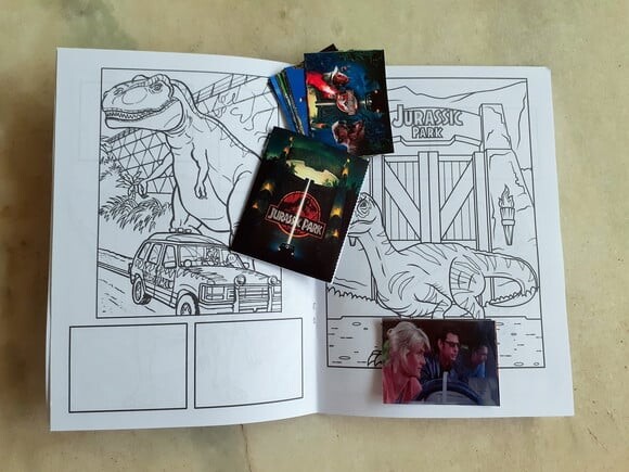 Álbum de Figurinhas Jurassic Park