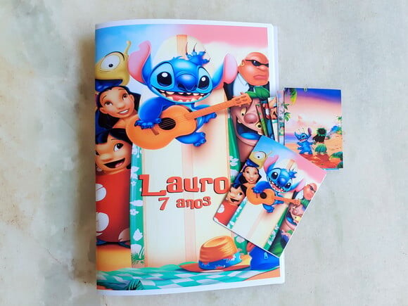 Álbum de Figurinhas Lilo e Stitch