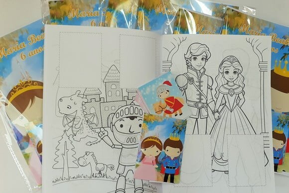 Álbum de Figurinhas Princesa e Príncipe