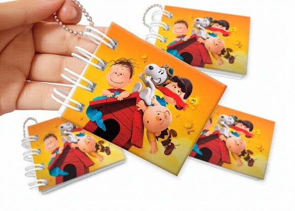 Mini Livro de Colorir 6x8cm Snoopy
