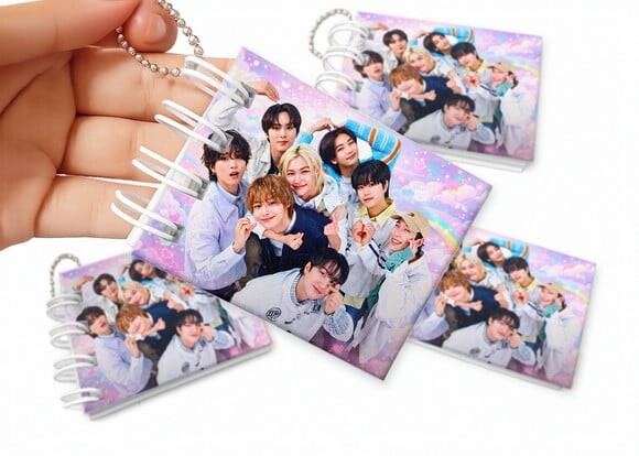 Mini Livro de Colorir 6x8cm Stray Kids