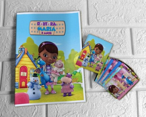 Álbum de Figurinhas Doutora Brinquedos
