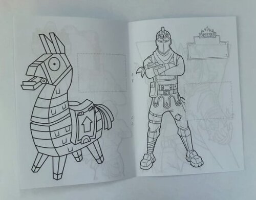 Álbum de Figurinhas Fortnite