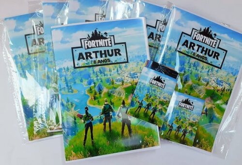 Álbum de Figurinhas Fortnite