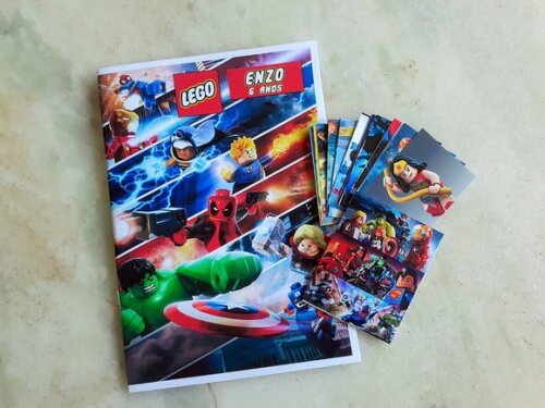 Álbum de Figurinhas Lego Heroes