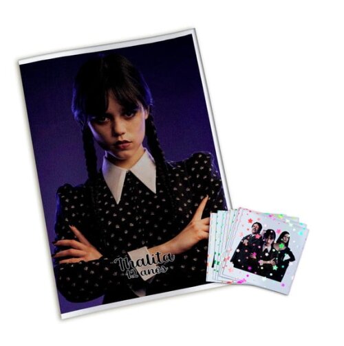 Álbum de Figurinhas Metalizadas Wandinha Addams