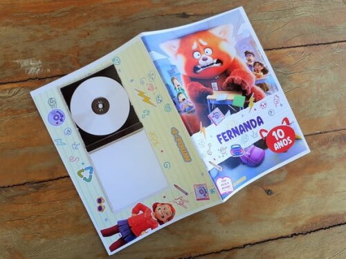 Álbum de Figurinhas Red Crescer É Uma Fera