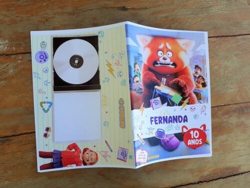 Álbum de Figurinhas Red Crescer É Uma Fera