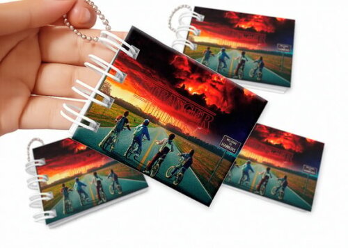 Mini Livro de Colorir 6x8cm Stranger Things