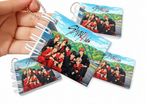 Mini Livro de Colorir 6x8cm Stray Kids