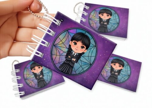 Mini Livro de Colorir 6x8cm Wandinha Addams