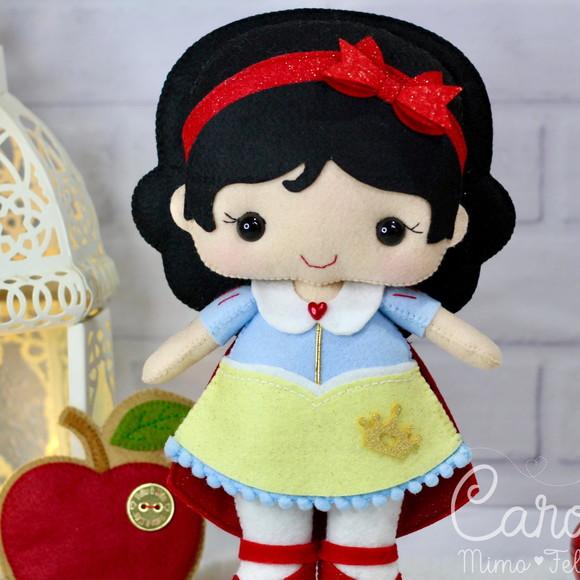 Boneca Branca de Neve em Feltro - 25cm