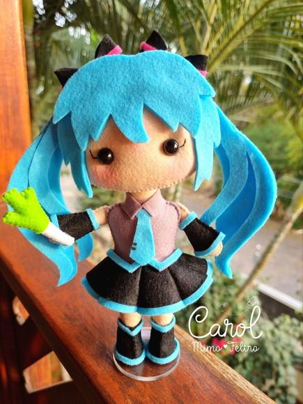 Boneca Hatsune Miku Artesanal em Feltro Kawaii