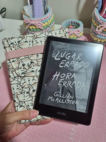 Capinha Bolsinha para Kindle em Tecido - Case Protetora Acolchoad