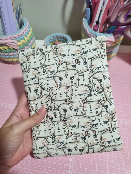 Capinha Bolsinha para Kindle em Tecido - Case Protetora Acolchoad