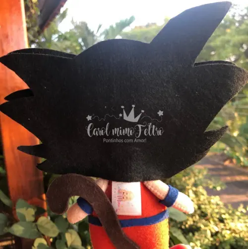 Boneco Goku Dragon Ball em Feltro Decorativo 20cm
