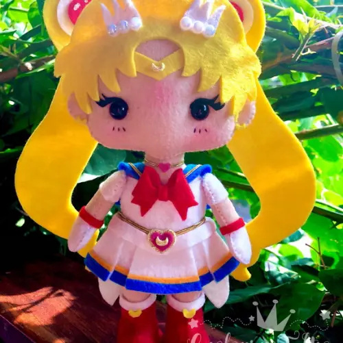 Sailor Moon Eternal em Feltro 22cm | Boneca Geek