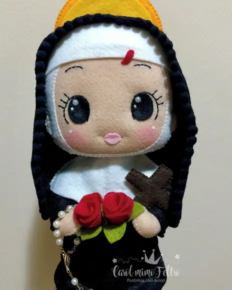 Boneca Santa Rita de Cássia em Feltro Artesanal