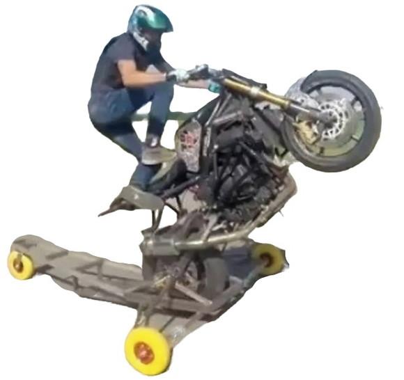 Projeto Completo de Suporte para Aprender a Empinar de Moto