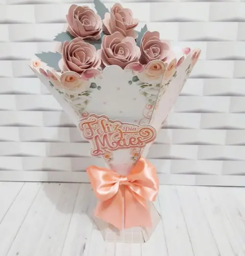 Arquivo Caixa buque de flores Dia das Mães *Studio/PDF
