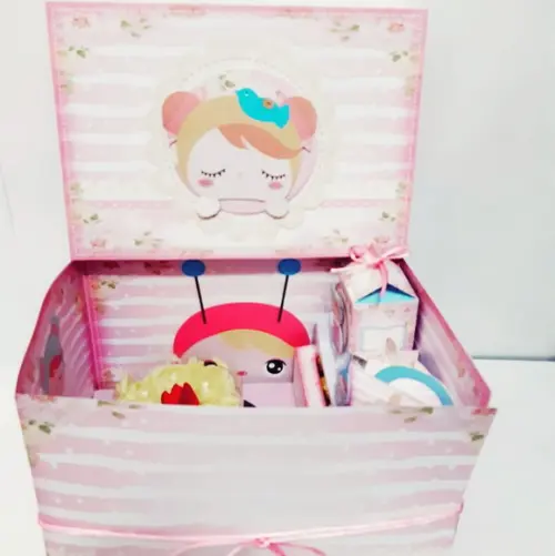 Arquivo de corte Caixa cenário Metoo Doll*Studio/PDF