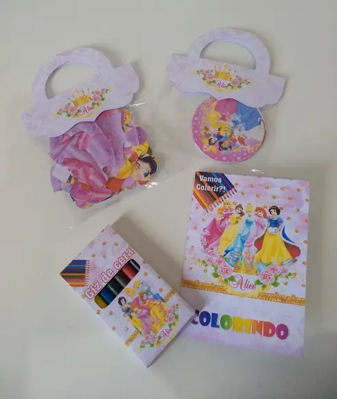Arquivo de corte Caixa cenário Princesas *Studio
