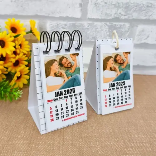 Arquivo de Corte Mini Calendário Polaroid de Mesa 2025