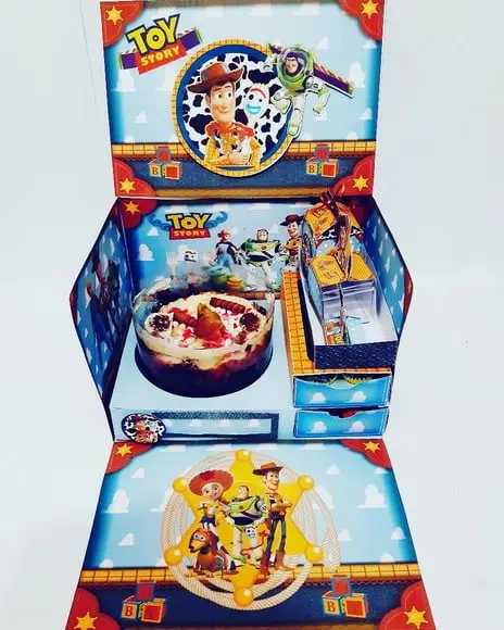 Arquivo de corte Caixa cenário Toy Story *Studio/PDF