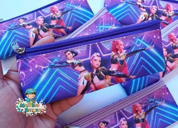 30 Estojos Slim Guerreiras do Kpop Tam: 19x7cm